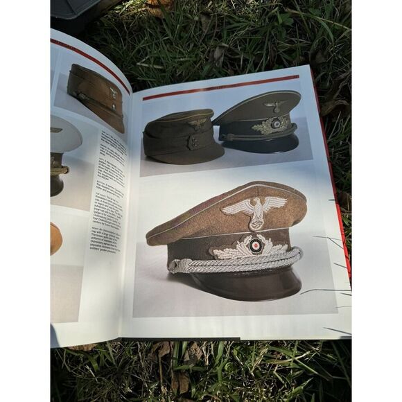 NAZI REGALIA BY E.W.W. FOWLER HARDCOVER CHARTWELL BOOKS - Picture 5 of 9